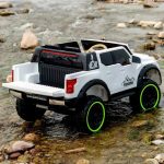 ⁦سيارة كهربائية للأطفال Toyota Tundra بريموت كنترول KQT-57 - ابيض⁩ - الصورة ⁦9⁩